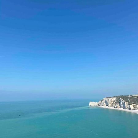 La Petite Marcotte Bed & Breakfast Etretat Bagian luar foto