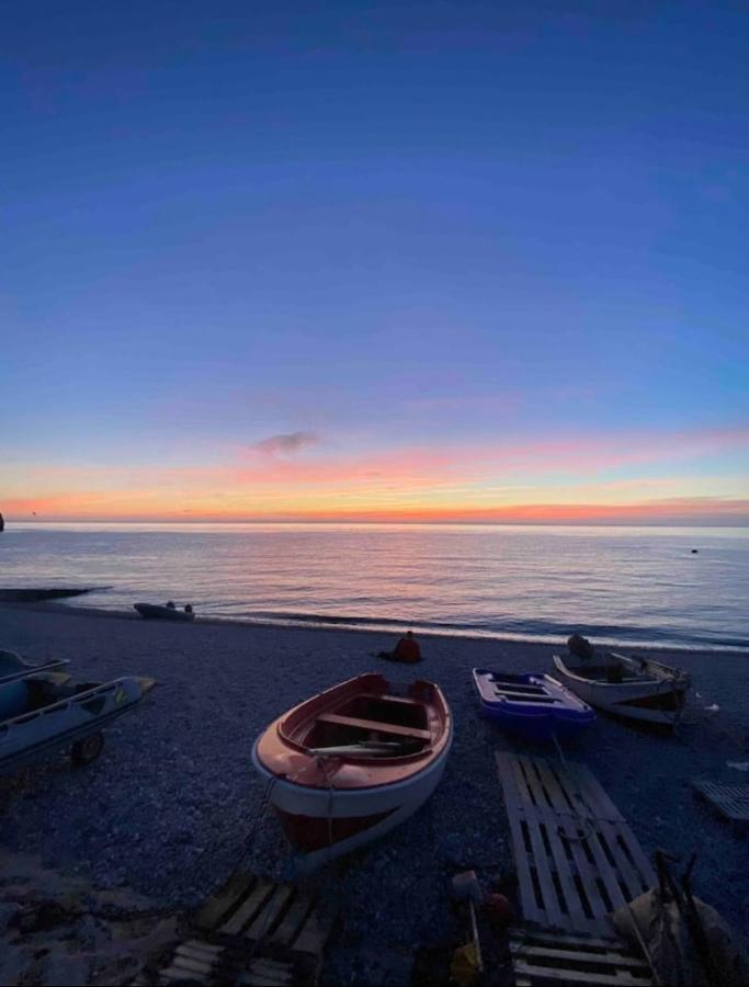 La Petite Marcotte Bed & Breakfast Etretat Bagian luar foto
